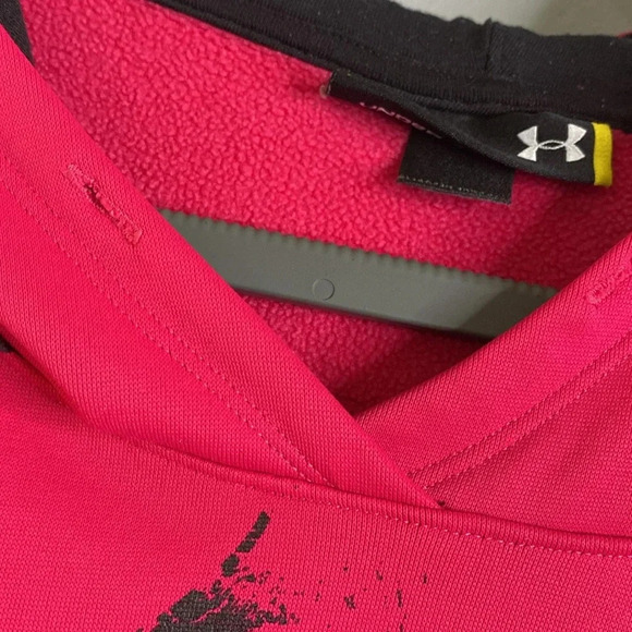 Under armor, hot pink hoodie size extra large, semi fitted - Picture 11 of 11